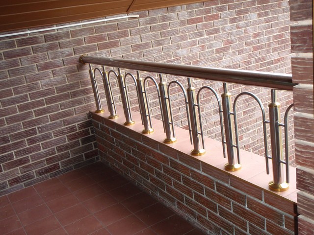 Огородження балконів
